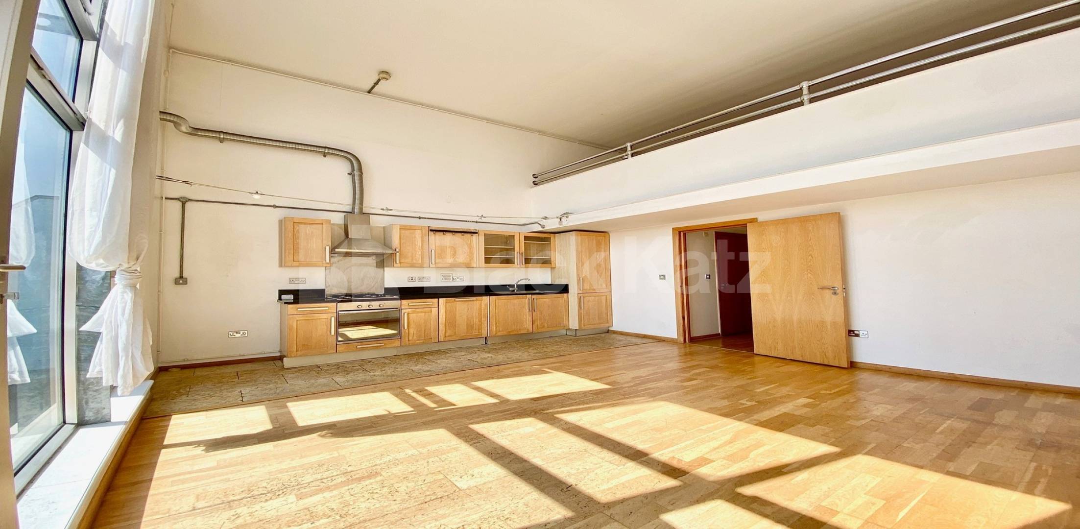 			VIRTUAL TOUR AVAILABLE!, 2 Bedroom, 1 bath, 1 reception Apartment			 ABILITY PLAZA-KINGSLAND ROAD, DALSTON/HAGGERSTON